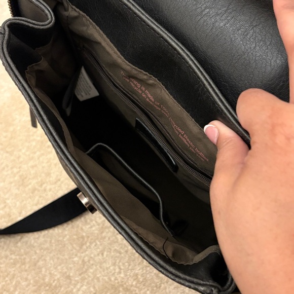 NWOT Matt & Nat Fabi Mini Vegan Backpack - Picture 10 of 12